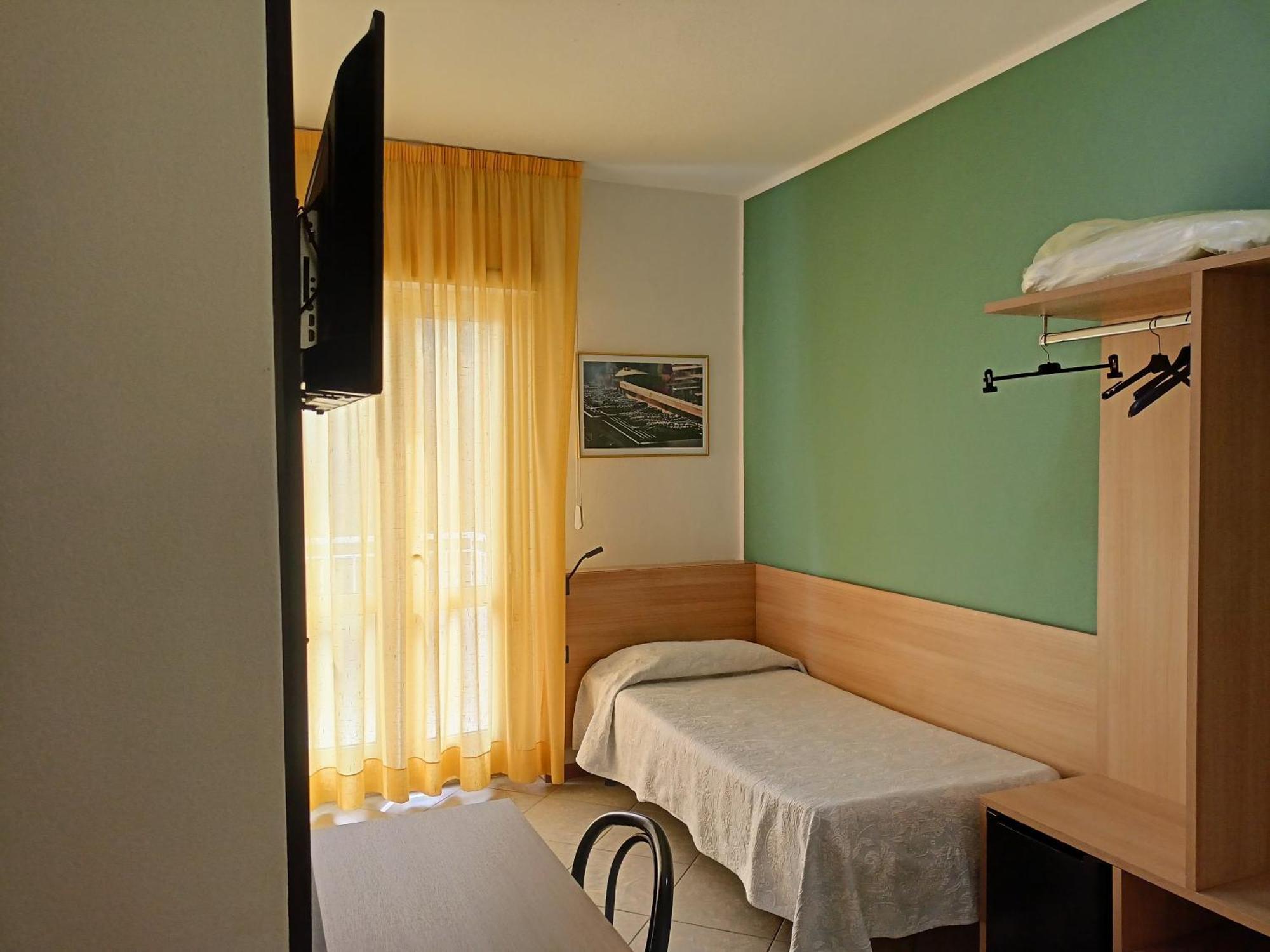 Ariston Imperial Hotel 3*