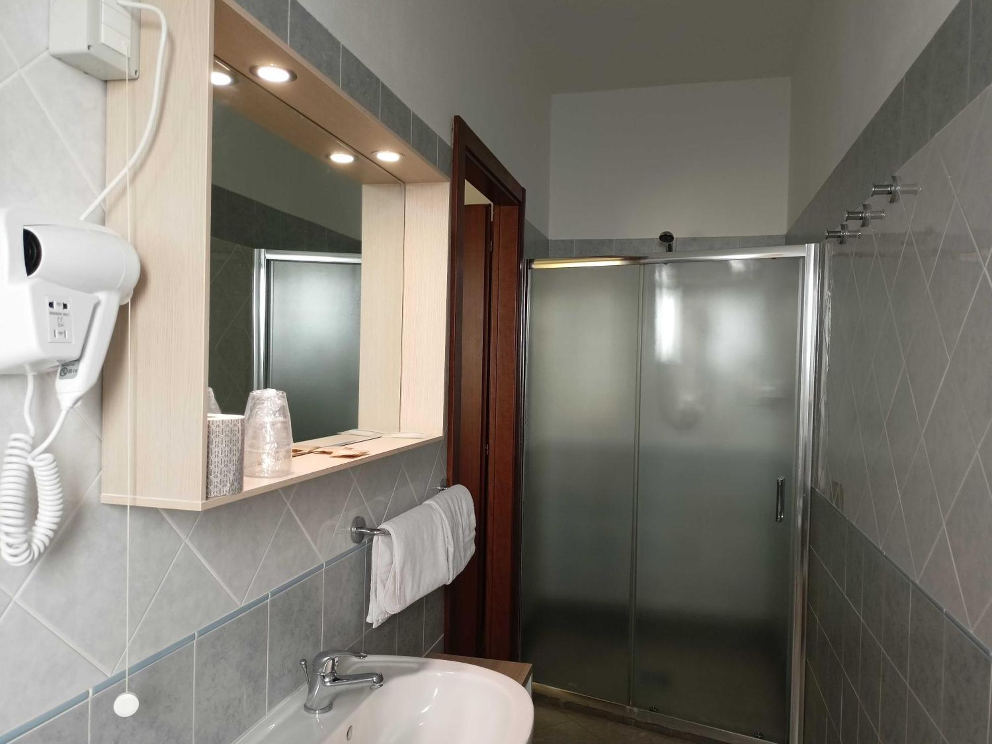 Ariston Imperial Hotel 3*